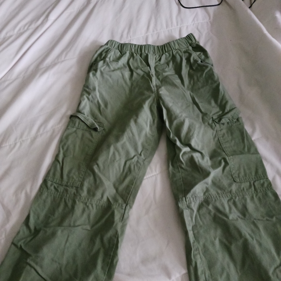 green cargos - Picture 2 of 2